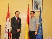 El subdelegado del Gobierno, Ángel Blanco, recibe al alcalde de Tábara.