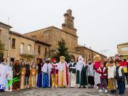 A pesar de la niebla. Tábara representó ayer el Auto de los Reyes Magos para cumplir con su tradición