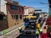 Fomento renueva el asfalto de la travesía de Tábara para mejorar la seguridad vial.
