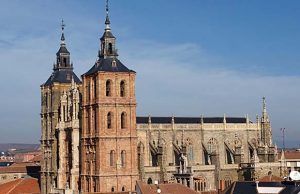 LA CATEDRAL DE ASTORGA VOLVERÁ A OFRECER VISITAS NOCTURNAS ESTE VERANO