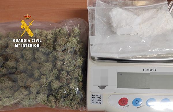 La Guardia Civil detiene a una persona como supuesta autora de un delito de tráfico de drogas 1