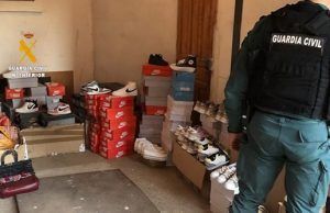 La Guardia Civil investiga a una persona por un delito contra la propiedad industrial