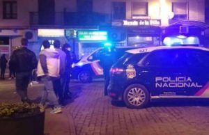 La Policía Nacional detiene a un fugitivo buscado por varias requisitorias judiciales