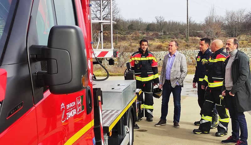Los bomberos de Rionegro cuentan con un nuevo vehículo para intervenciones en altura y nuevos EPIS 1