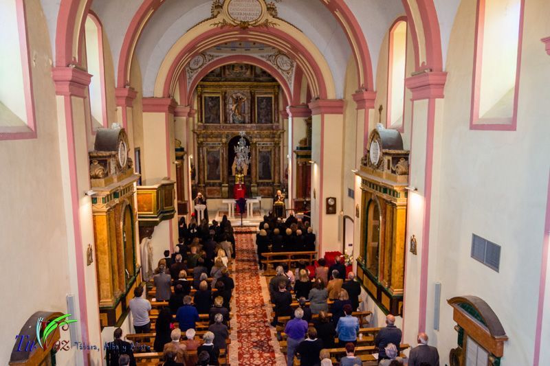 La espléndida tarde de Viernes Santo hizo lucir la procesión del Santo Entierro 2
