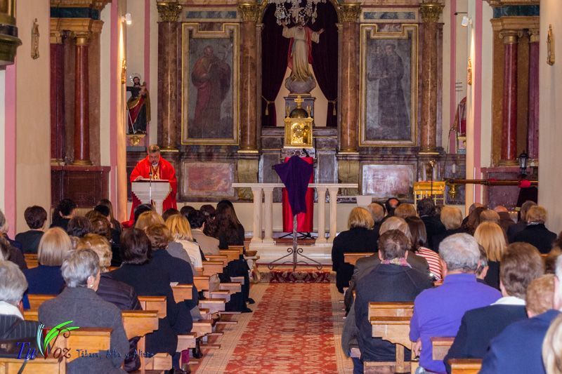 La espléndida tarde de Viernes Santo hizo lucir la procesión del Santo Entierro 4