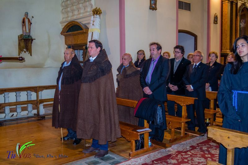 La espléndida tarde de Viernes Santo hizo lucir la procesión del Santo Entierro 7