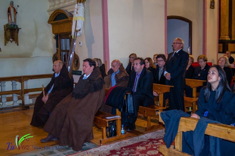 La espléndida tarde de Viernes Santo hizo lucir la procesión del Santo Entierro 9