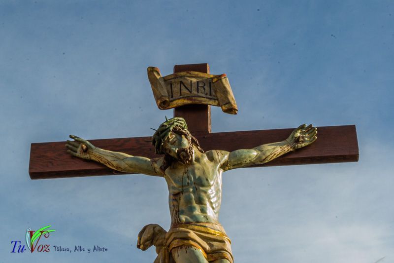 La espléndida tarde de Viernes Santo hizo lucir la procesión del Santo Entierro 12