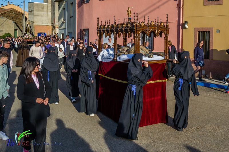 La espléndida tarde de Viernes Santo hizo lucir la procesión del Santo Entierro 22