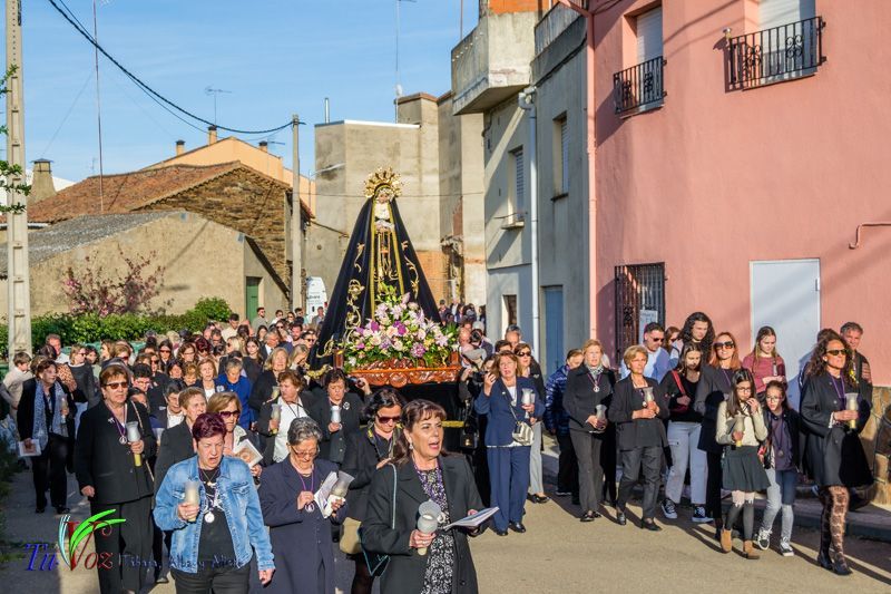 La espléndida tarde de Viernes Santo hizo lucir la procesión del Santo Entierro 23
