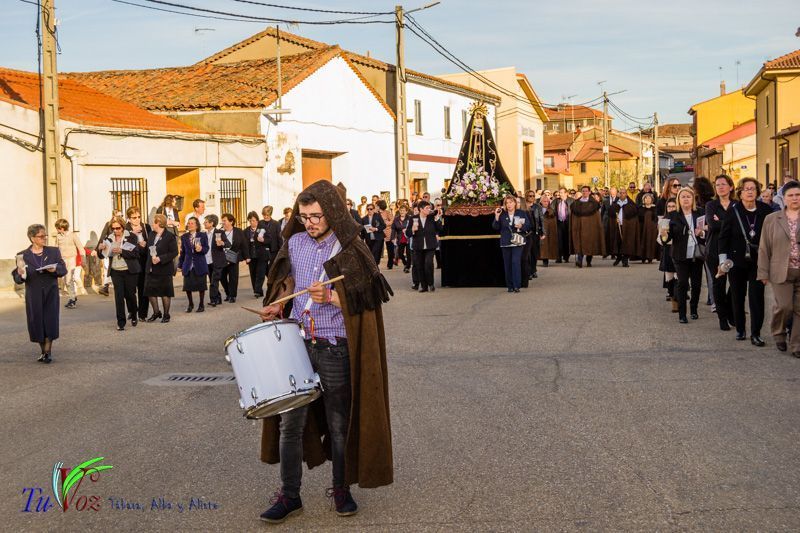 La espléndida tarde de Viernes Santo hizo lucir la procesión del Santo Entierro 26