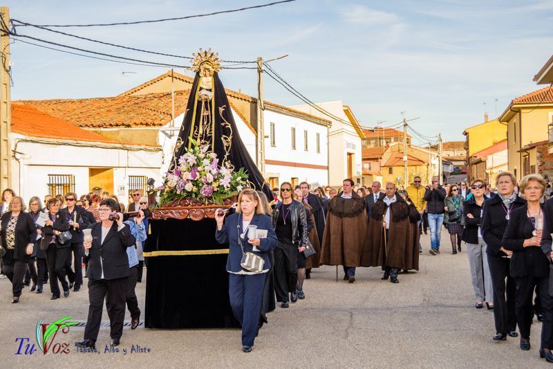 La espléndida tarde de Viernes Santo hizo lucir la procesión del Santo Entierro 28