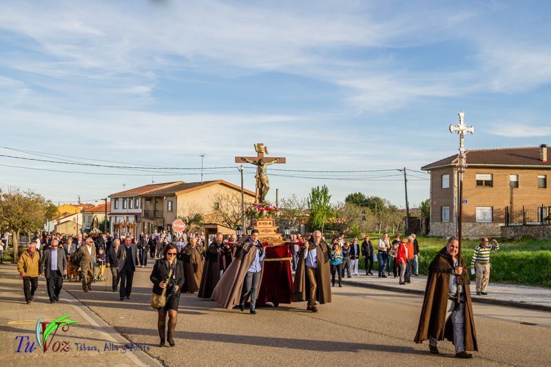 La espléndida tarde de Viernes Santo hizo lucir la procesión del Santo Entierro 32