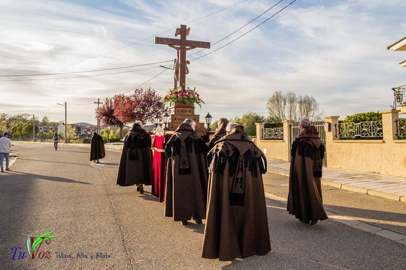 La espléndida tarde de Viernes Santo hizo lucir la procesión del Santo Entierro 39