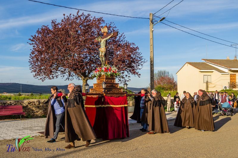 La espléndida tarde de Viernes Santo hizo lucir la procesión del Santo Entierro 41
