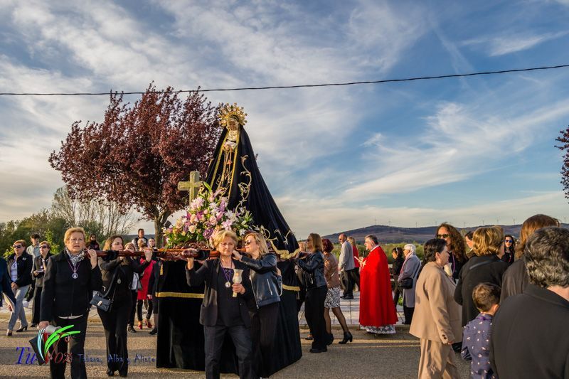 La espléndida tarde de Viernes Santo hizo lucir la procesión del Santo Entierro 47
