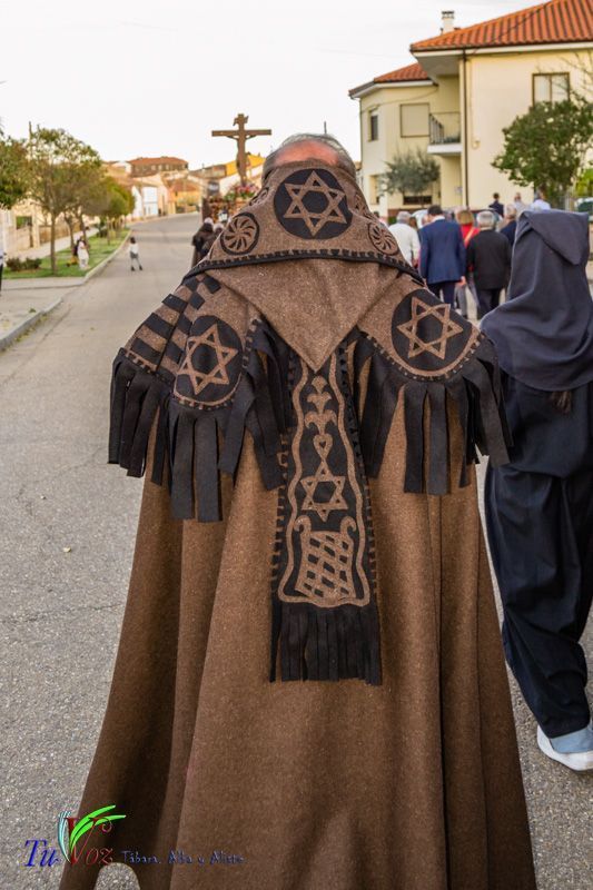 La espléndida tarde de Viernes Santo hizo lucir la procesión del Santo Entierro 58