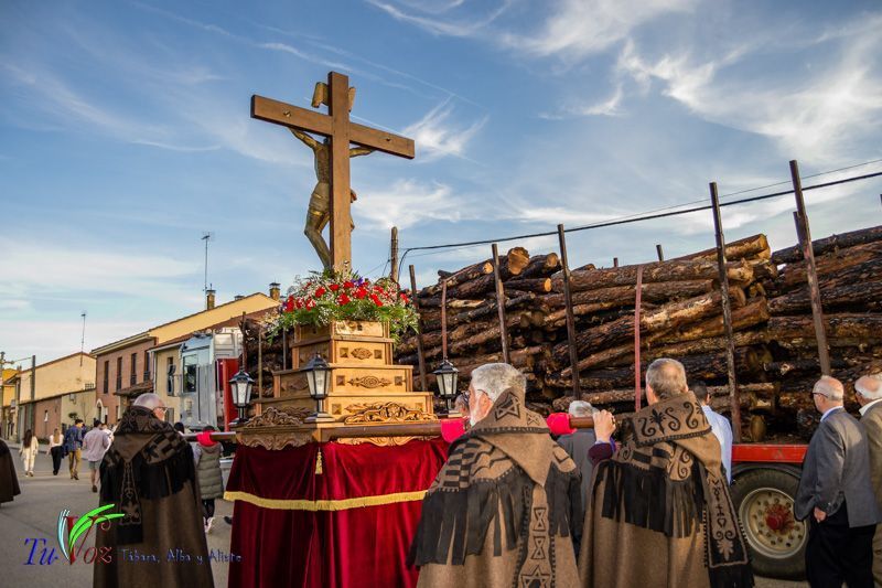 La espléndida tarde de Viernes Santo hizo lucir la procesión del Santo Entierro 59