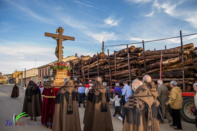La espléndida tarde de Viernes Santo hizo lucir la procesión del Santo Entierro 60