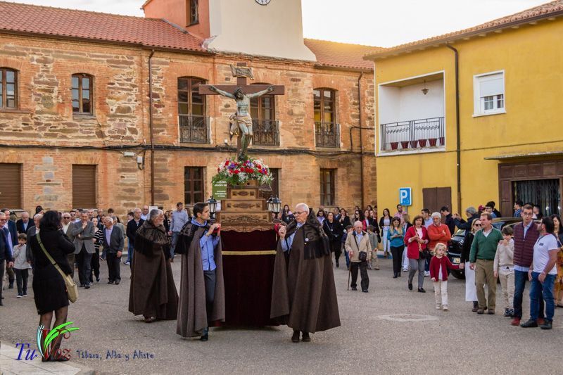 La espléndida tarde de Viernes Santo hizo lucir la procesión del Santo Entierro 65
