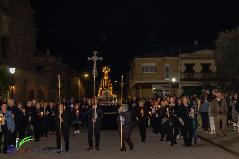 La espléndida tarde de Viernes Santo hizo lucir la procesión del Santo Entierro 72