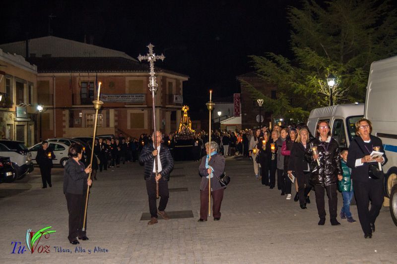 La espléndida tarde de Viernes Santo hizo lucir la procesión del Santo Entierro 75