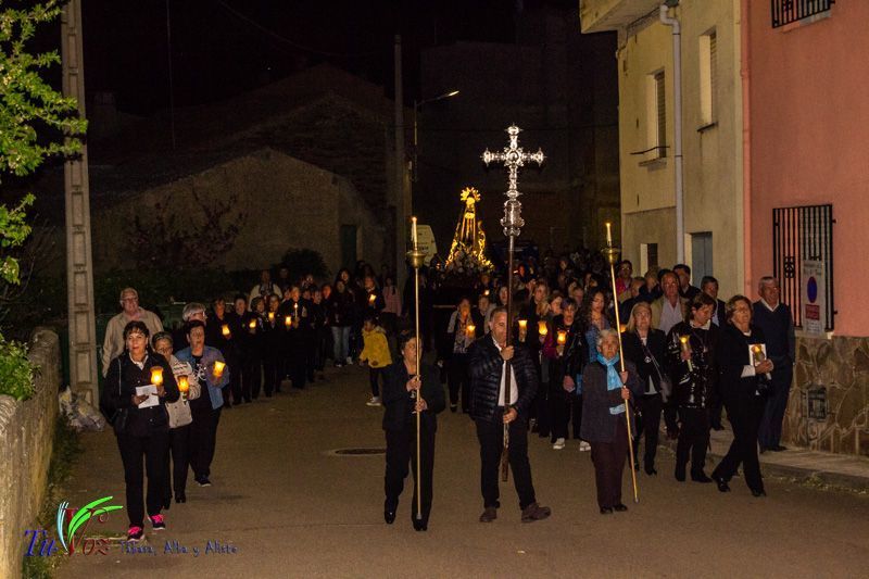 La espléndida tarde de Viernes Santo hizo lucir la procesión del Santo Entierro 77