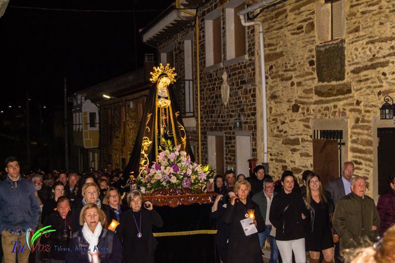 La espléndida tarde de Viernes Santo hizo lucir la procesión del Santo Entierro 83