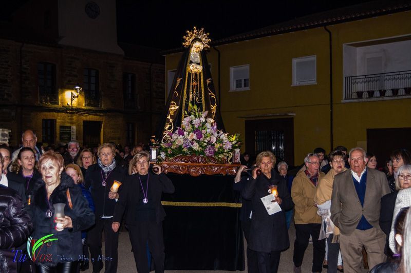 La espléndida tarde de Viernes Santo hizo lucir la procesión del Santo Entierro 88
