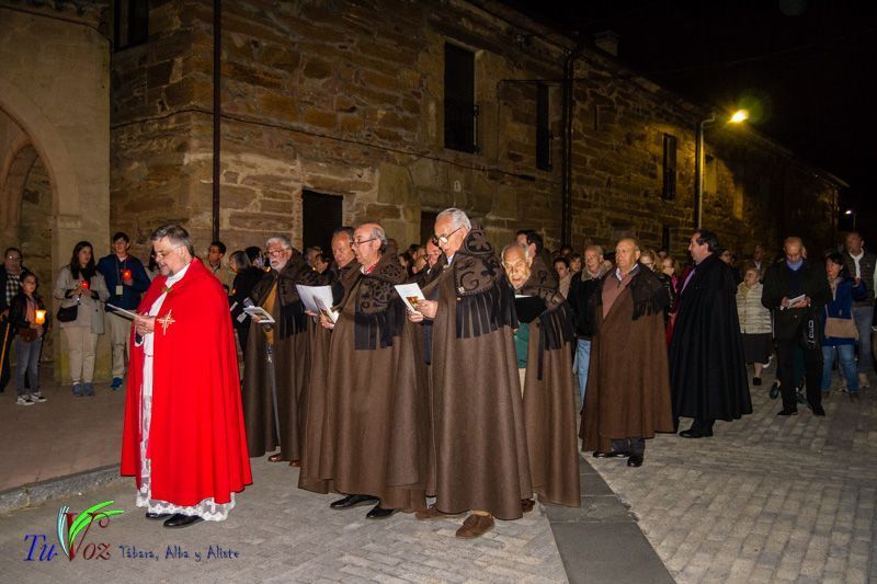 La espléndida tarde de Viernes Santo hizo lucir la procesión del Santo Entierro 92