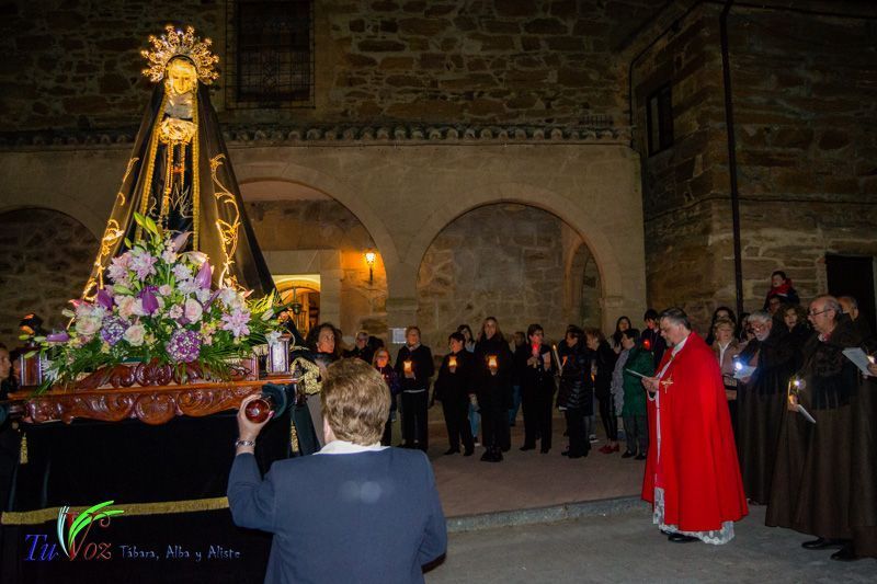 La espléndida tarde de Viernes Santo hizo lucir la procesión del Santo Entierro 93