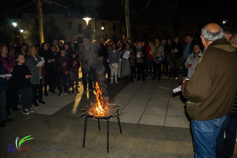Numerosos fieles asistieron anoche a la Santa Vigilia Pascual en Tábara. 3