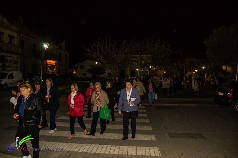 Numerosos fieles asistieron anoche a la Santa Vigilia Pascual en Tábara. 14
