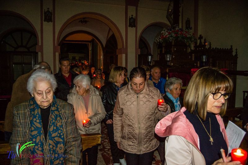 Numerosos fieles asistieron anoche a la Santa Vigilia Pascual en Tábara. 19