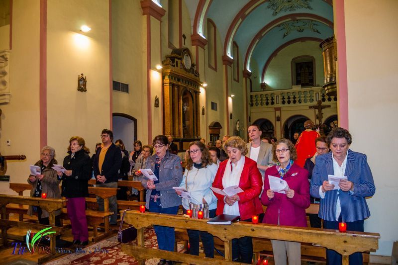 Numerosos fieles asistieron anoche a la Santa Vigilia Pascual en Tábara. 26