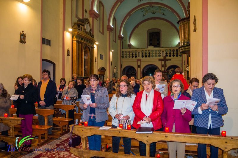 Numerosos fieles asistieron anoche a la Santa Vigilia Pascual en Tábara. 33