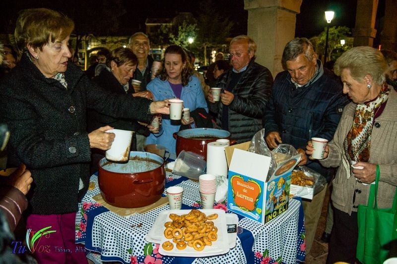 Numerosos fieles asistieron anoche a la Santa Vigilia Pascual en Tábara. 39