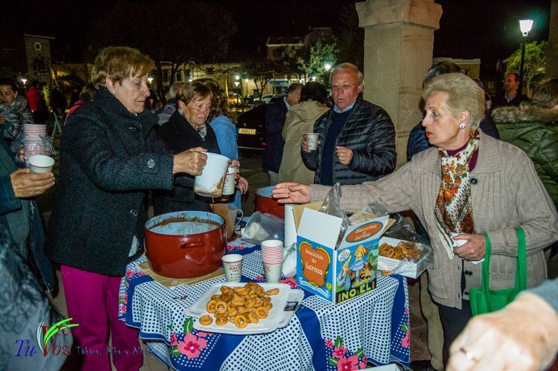 Numerosos fieles asistieron anoche a la Santa Vigilia Pascual en Tábara. 41