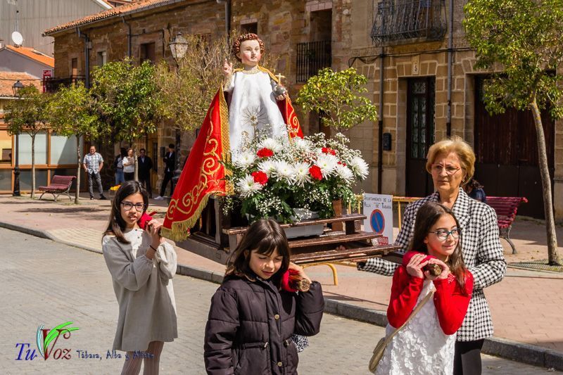 Con la procesión de Santo Encuentro, Tábara despide una Semana Santa que ha podido disfrutar de un tiempo veraniego. 4