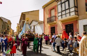 Con la procesión de Santo Encuentro, Tábara despide una Semana Santa que ha podido disfrutar de un tiempo veraniego.