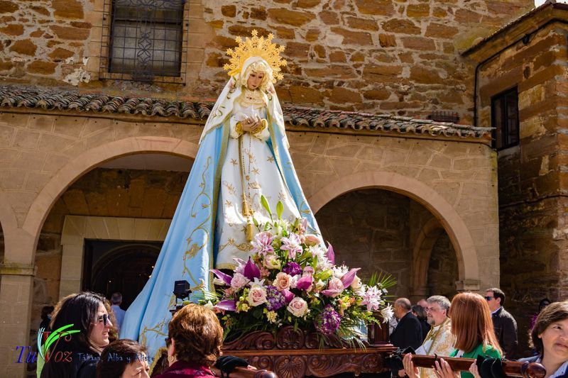 Con la procesión de Santo Encuentro, Tábara despide una Semana Santa que ha podido disfrutar de un tiempo veraniego. 35