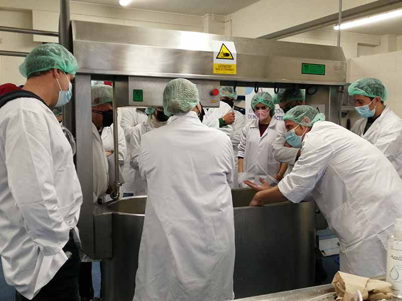 LA CONSEJERÍA DE FAMILIA E IGUALDAD DE OPORTUNIDADES, EN COLABORACIÓN CON LA ESCUELA INTERNACIONAL DE INDUSTRIAS LÁCTEAS (EILZA), INICIA LA III EDICIÓN DEL CURSO “Personal Técnico en Ganadería” EN VALLADOLID. 1