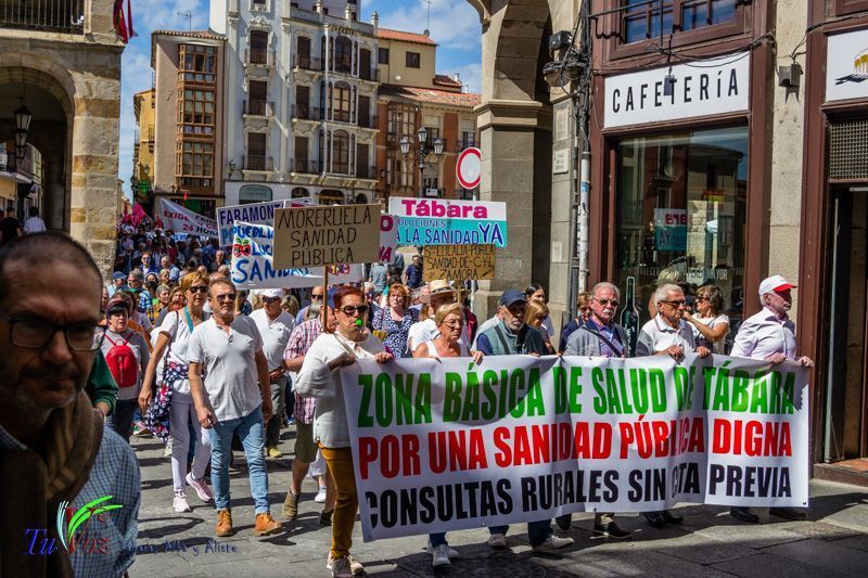 Miles de zamoranos se unen para defender la Sanidad Pública 10