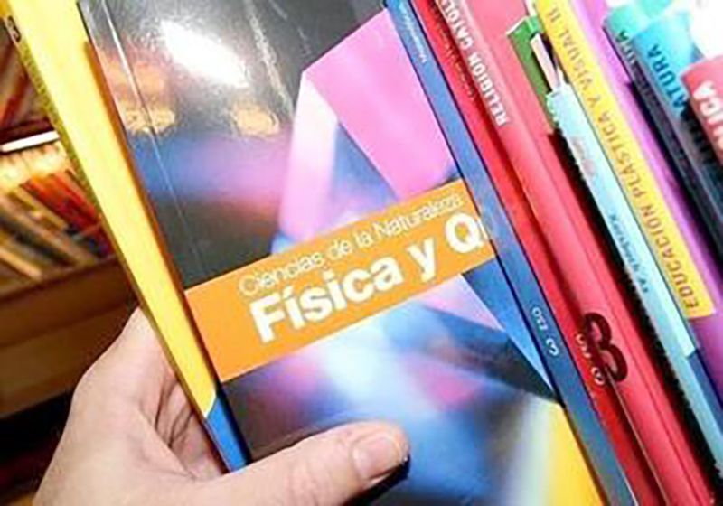 La Junta de Castilla y León reconoce la gratuidad en los libros de texto a más de 78.000 familias para el próximo curso 1