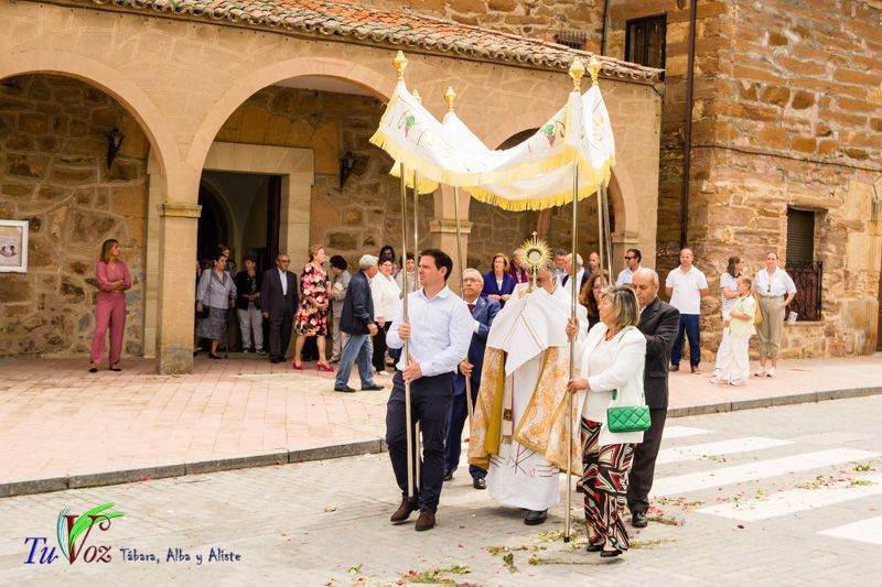 La fe y la tradición se encuentran en el Corpus Christi de Tábara 3