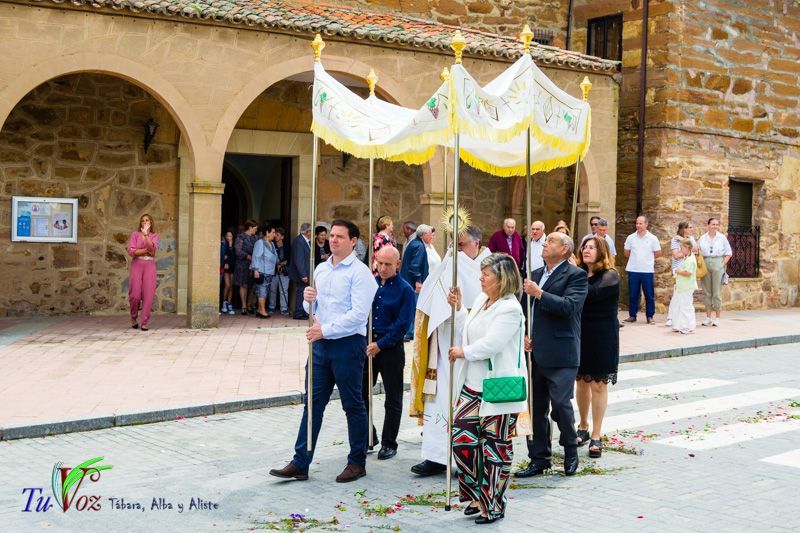 La fe y la tradición se encuentran en el Corpus Christi de Tábara 16