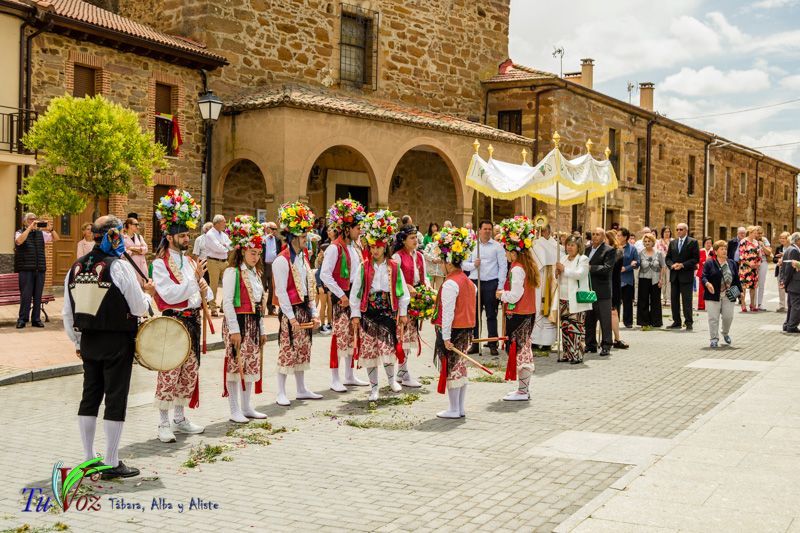 La fe y la tradición se encuentran en el Corpus Christi de Tábara 18
