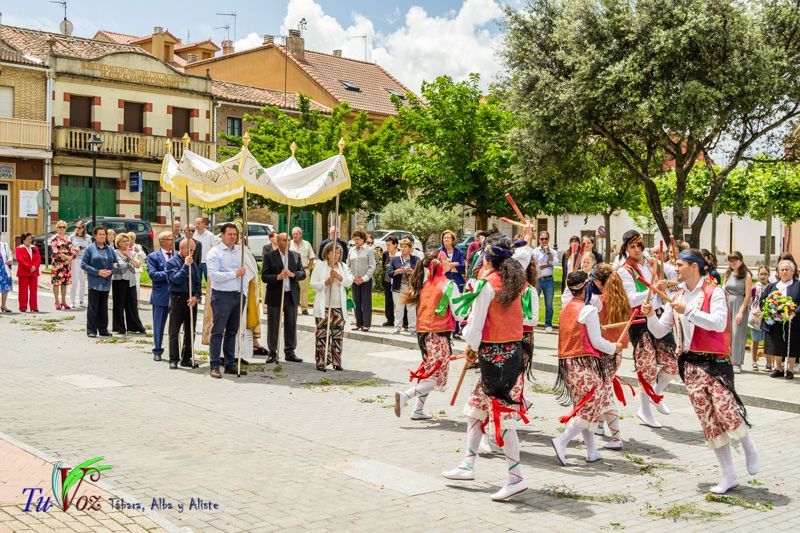 La fe y la tradición se encuentran en el Corpus Christi de Tábara 21