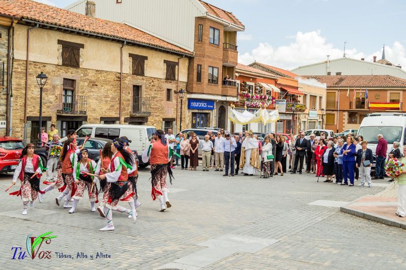 La fe y la tradición se encuentran en el Corpus Christi de Tábara 24